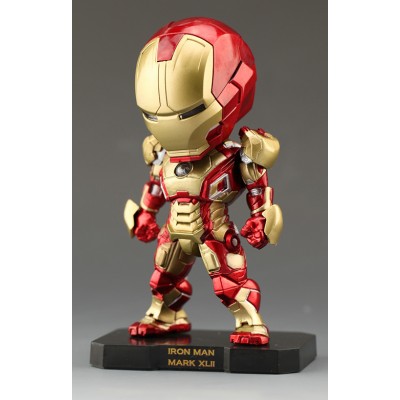 Екшън фигурка на Iron Man със светлинни ефекти